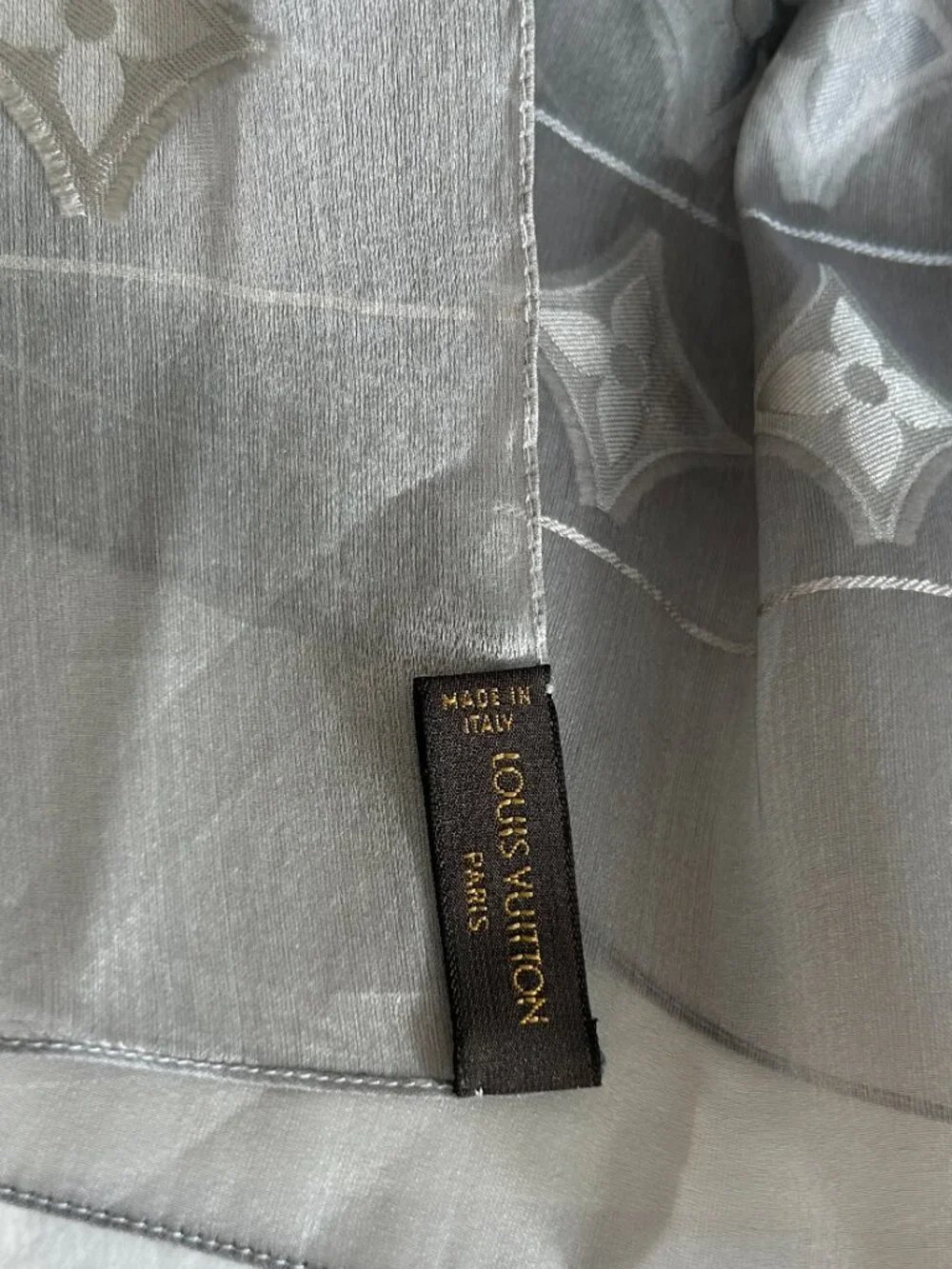 Louis Vuitton  Ombré Monogram Fleur Silk Scarf